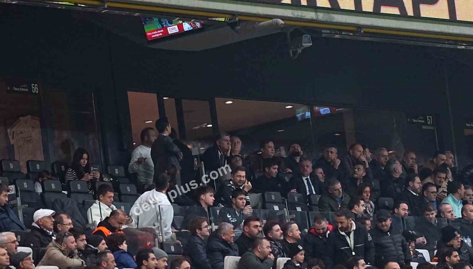 TRENDYOL SÜPER LİG'İN 21. HAFTASINDA BEŞİKTAŞ, CORENDON ALANYASPOR’U KONUK EDİYOR. MÜCADELENİN İLK YARISI TURUNCU-YEŞİLLİLERİN 2-1'LİK ÜSTÜNLÜĞÜYLE SONA ERDİ.