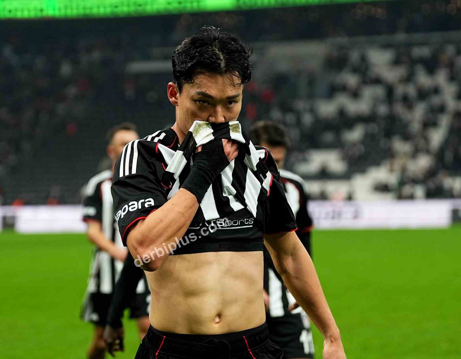 TRENDYOL SÜPER LİG'İN 21. HAFTASINDA BEŞİKTAŞ, CORENDON ALANYASPOR’U KONUK EDİYOR. MÜCADELENİN İLK YARISI TURUNCU-YEŞİLLİLERİN 2-1'LİK ÜSTÜNLÜĞÜYLE SONA ERDİ.