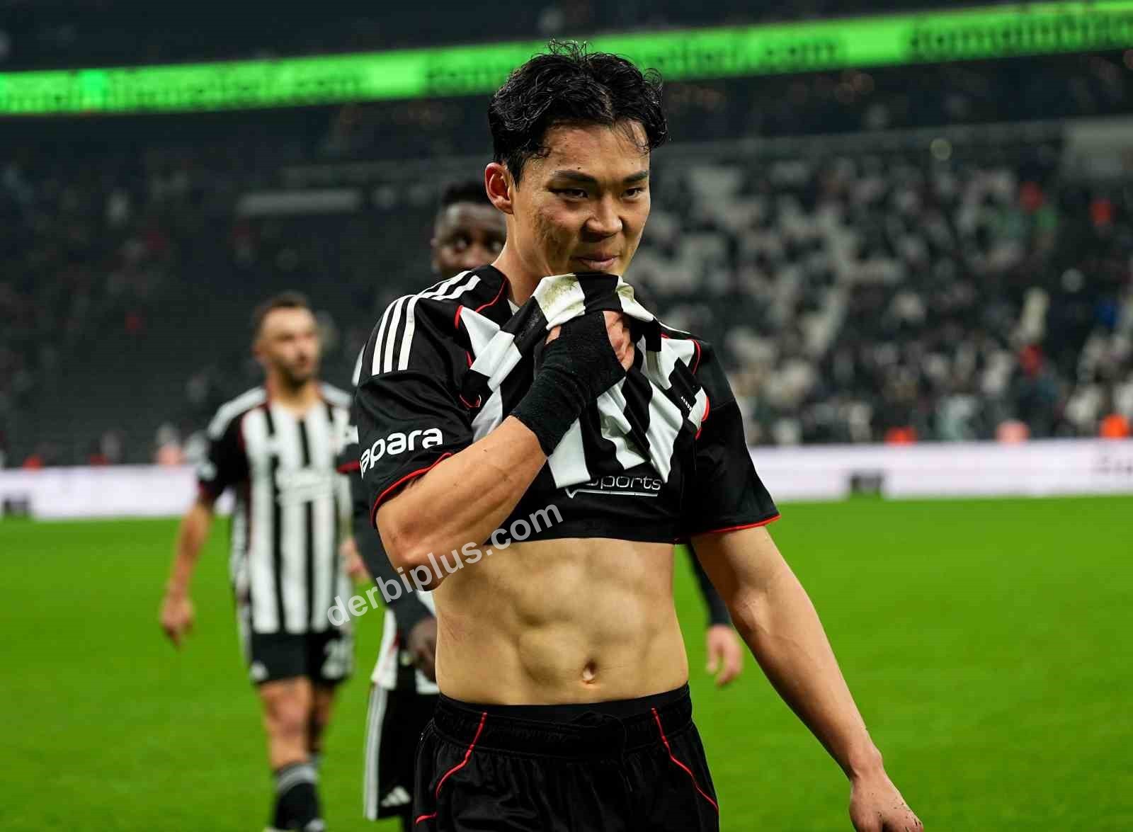 TRENDYOL SÜPER LİG'İN 21. HAFTASINDA BEŞİKTAŞ, CORENDON ALANYASPOR’U KONUK EDİYOR. MÜCADELENİN İLK YARISI TURUNCU-YEŞİLLİLERİN 2-1'LİK ÜSTÜNLÜĞÜYLE SONA ERDİ.