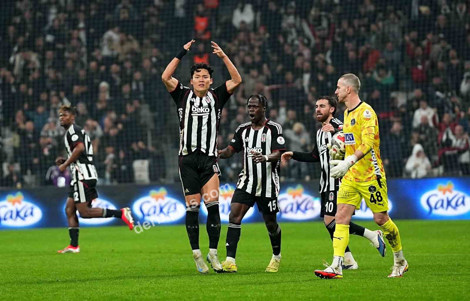 TRENDYOL SÜPER LİG’İN 21. HAFTASINDA BEŞİKTAŞ, KONUK ETTİĞİ CORENDON ALANYASPOR İLE 2-2 BERABERE KALDI.