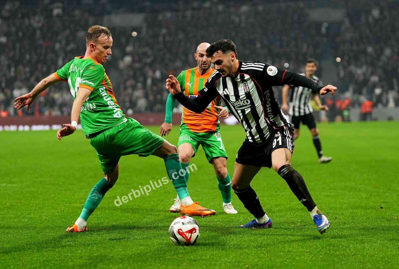 TRENDYOL SÜPER LİG’İN 21. HAFTASINDA BEŞİKTAŞ, KONUK ETTİĞİ CORENDON ALANYASPOR İLE 2-2 BERABERE KALDI.