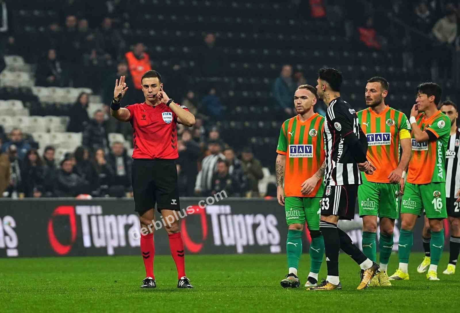 TRENDYOL SÜPER LİG’İN 21. HAFTASINDA BEŞİKTAŞ, KONUK ETTİĞİ CORENDON ALANYASPOR İLE 2-2 BERABERE KALDI.