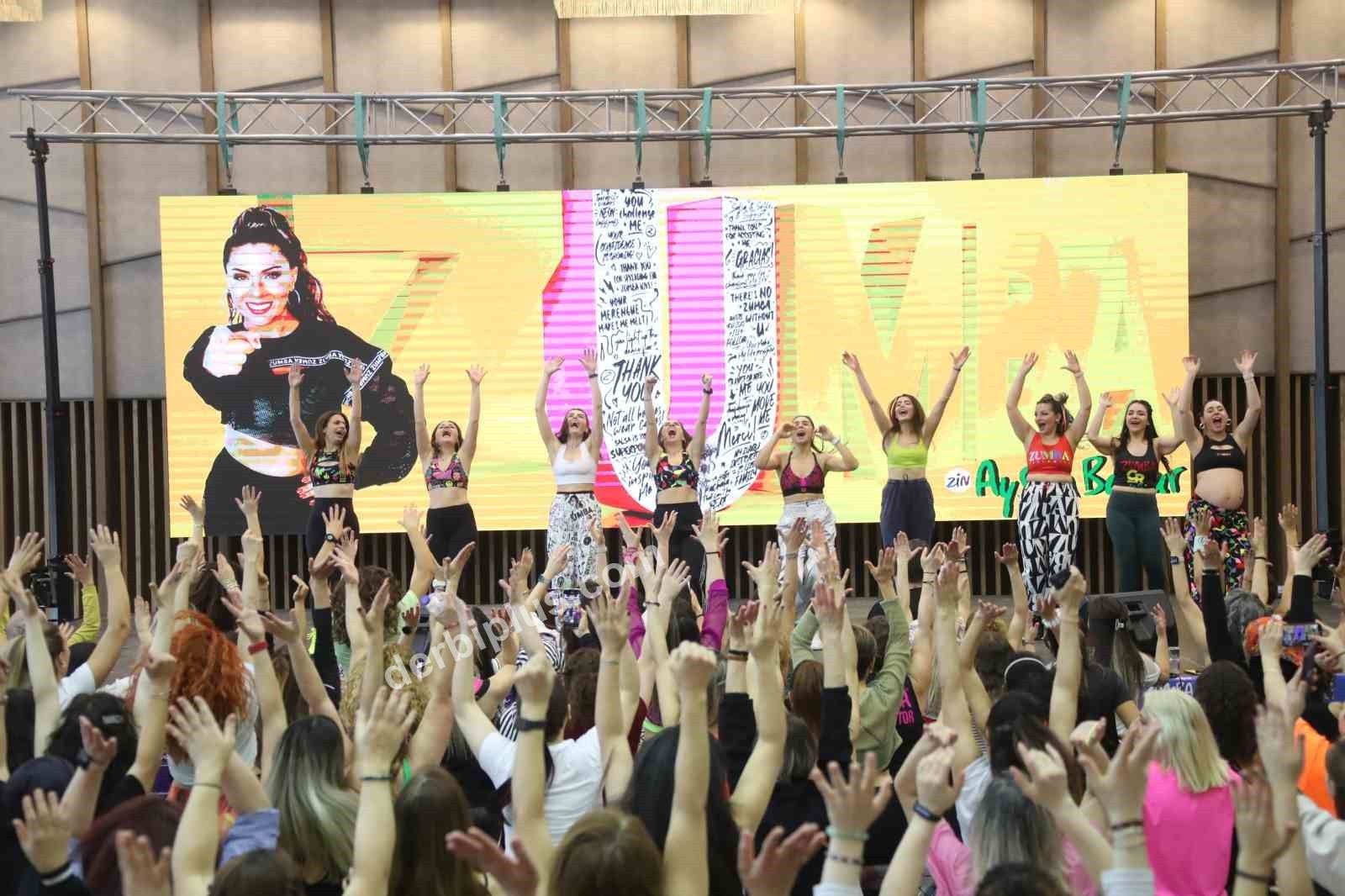 MERKEZEFENDİ BELEDİYESİ, İLÇEDEKİ DANS VE SPORSEVERLERİ ‘ZUMBA LOVESTAR MASTERCLASS’ ETKİNLİĞİNDE BİR ARAYA GETİRECEK. MERKEZEFENDİ BELEDİYE BAŞKANI ŞENİZ DOĞAN, ETKİNLİĞE YAKLAŞIK 500 ZUMBACININ KATILACAĞINI BELİRTEREK, TÜM HEMŞEHRİLERİNİ DAVET ETTİ.